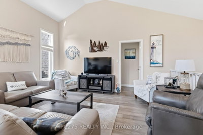 246 Hill Street • Central Elgin, ON photo 8