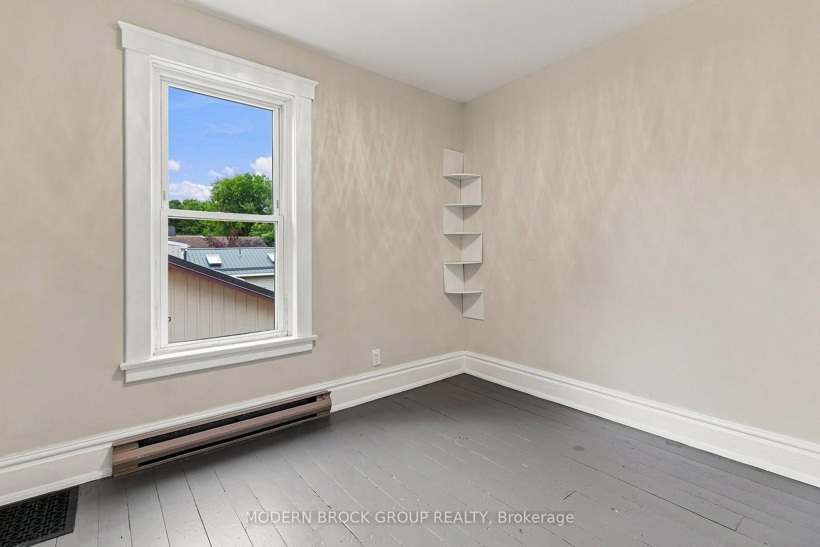 322 King Street W • Brockville, ON photo 17