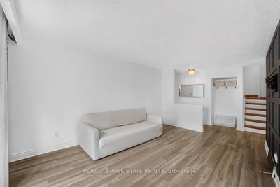 27 Gretna Court • Hamilton, ON photo 8