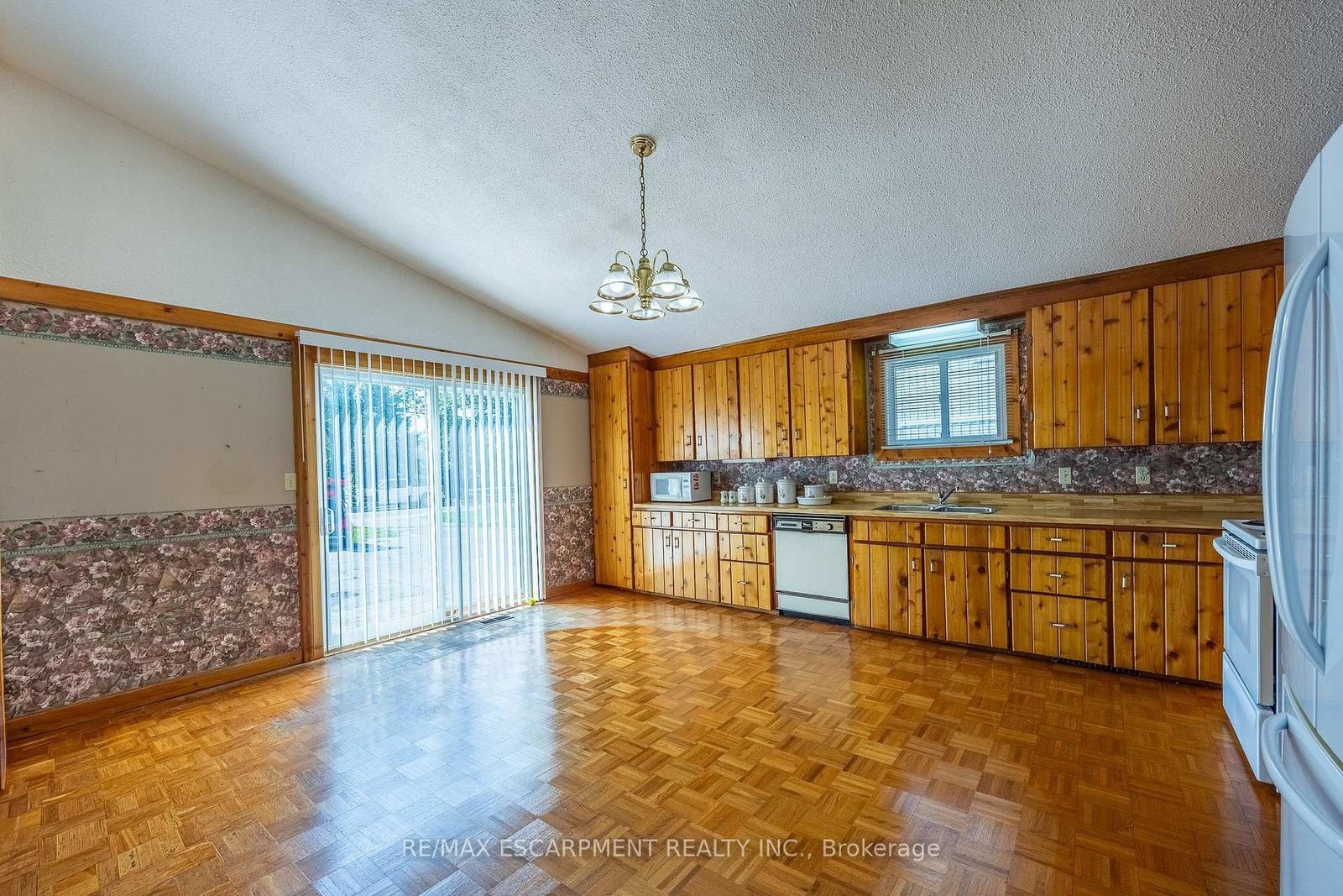 1032 Main Street • Norfolk, ON photo 11