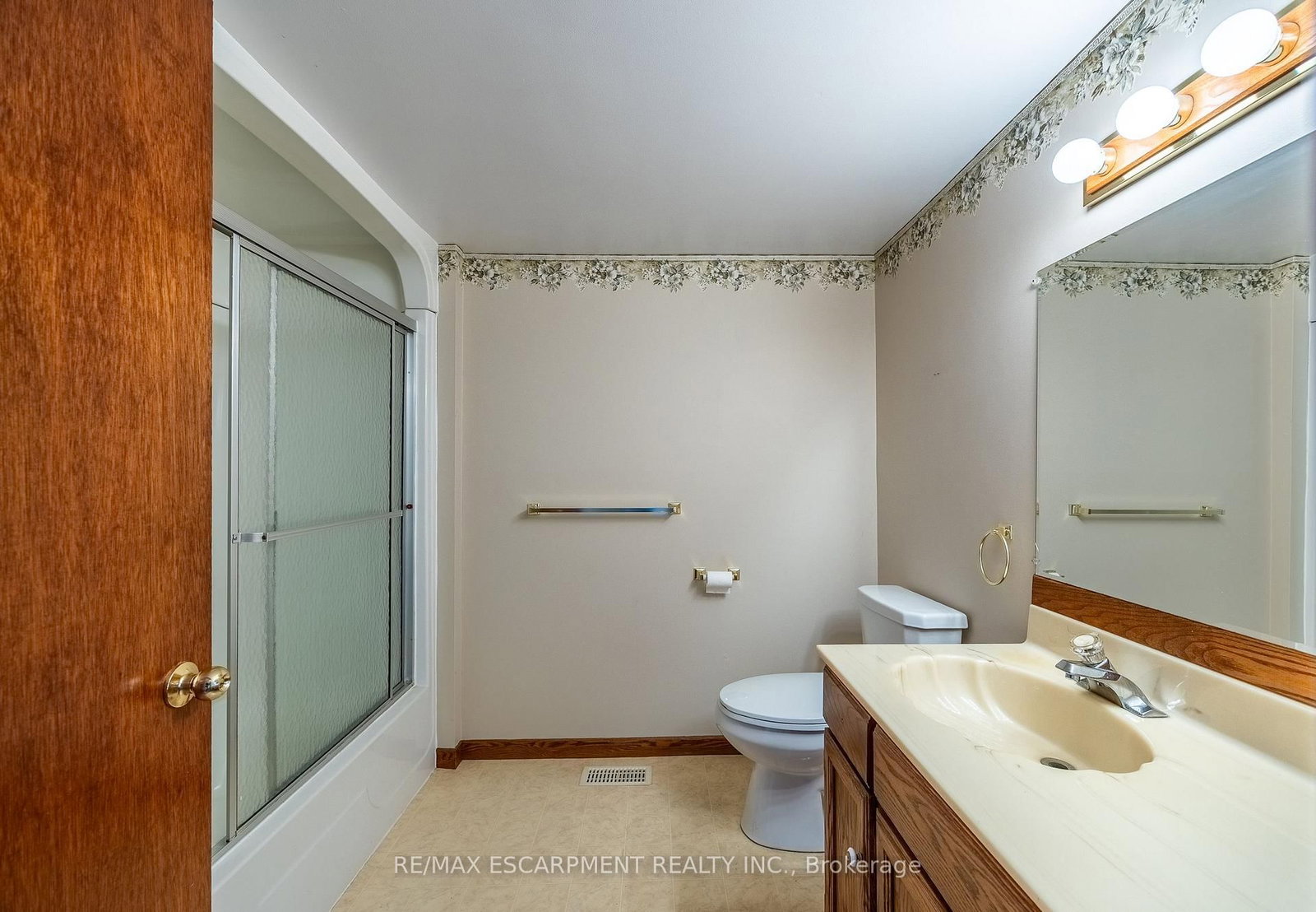 1032 Main Street • Norfolk, ON photo 19