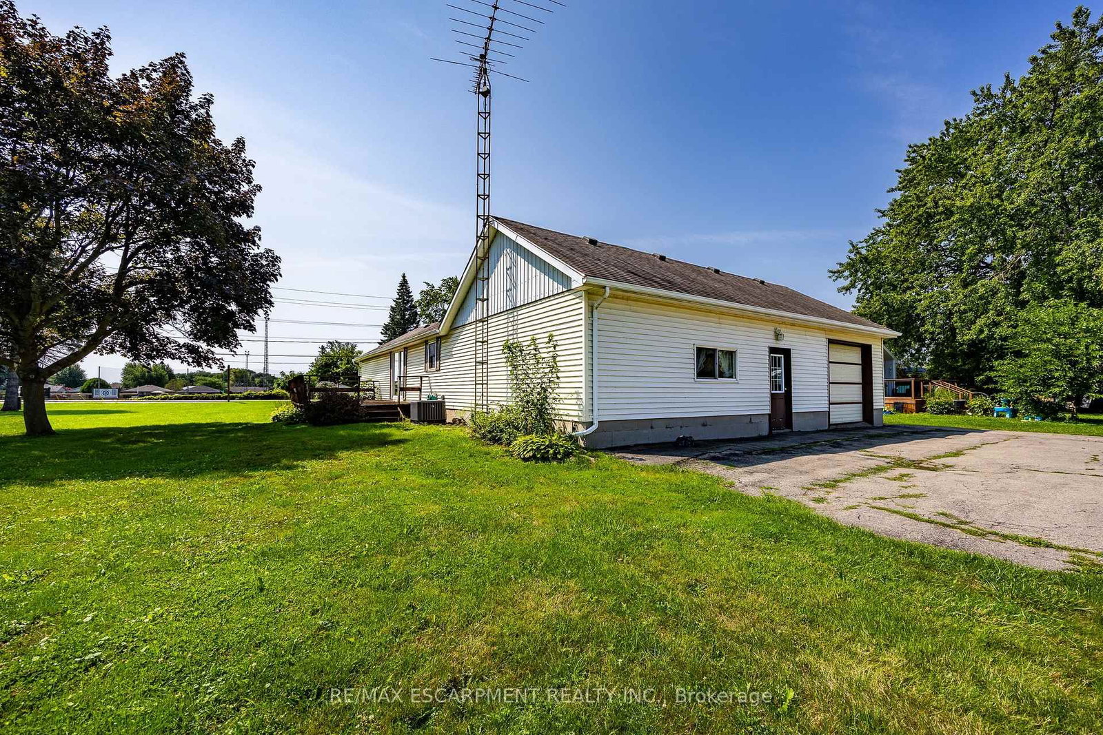 1032 Main Street • Norfolk, ON photo 8