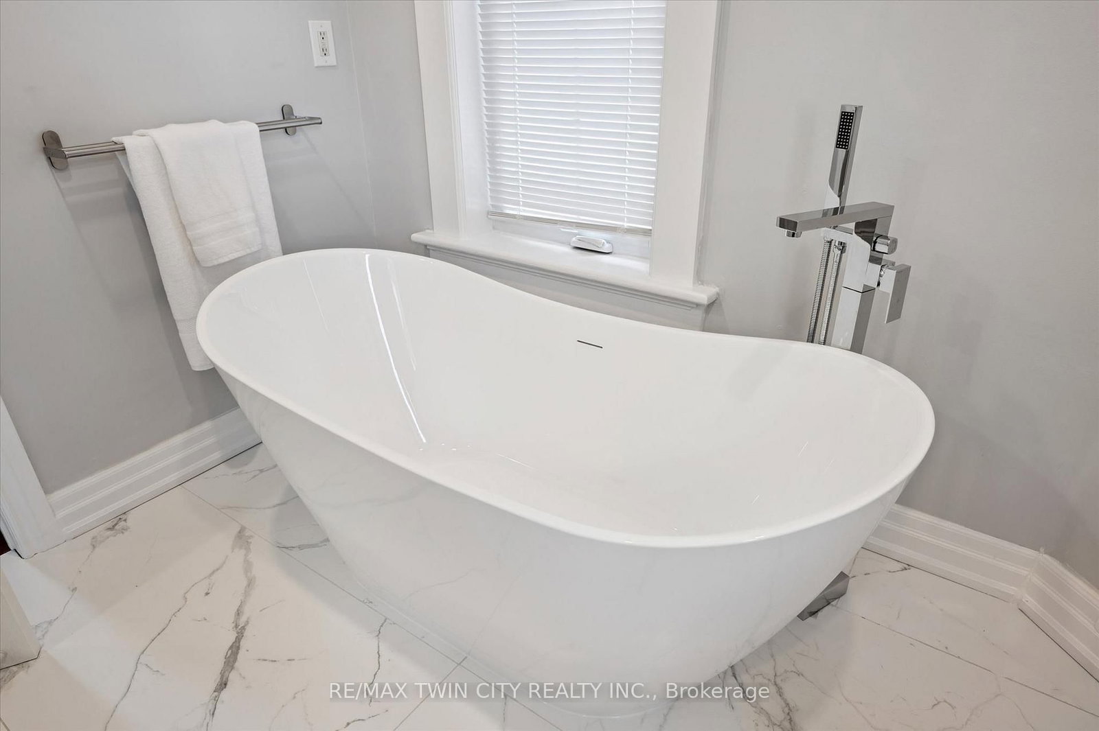 40 Madison Avenue S • Kitchener, ON photo 32