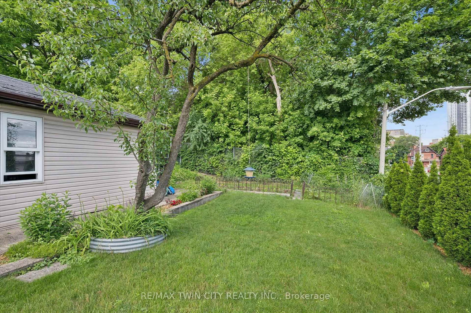 40 Madison Avenue S • Kitchener, ON photo 40
