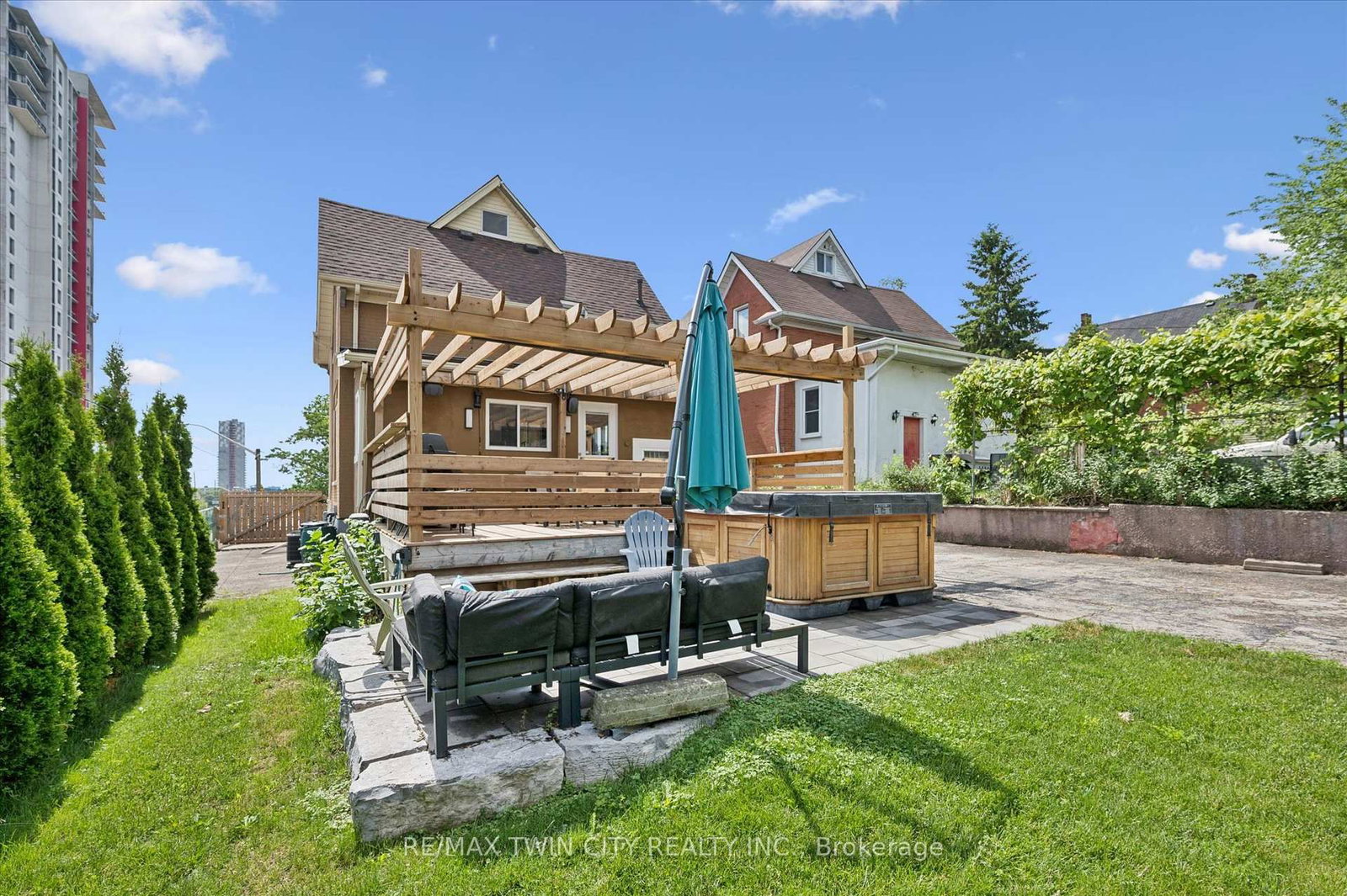 40 Madison Avenue S • Kitchener, ON photo 44