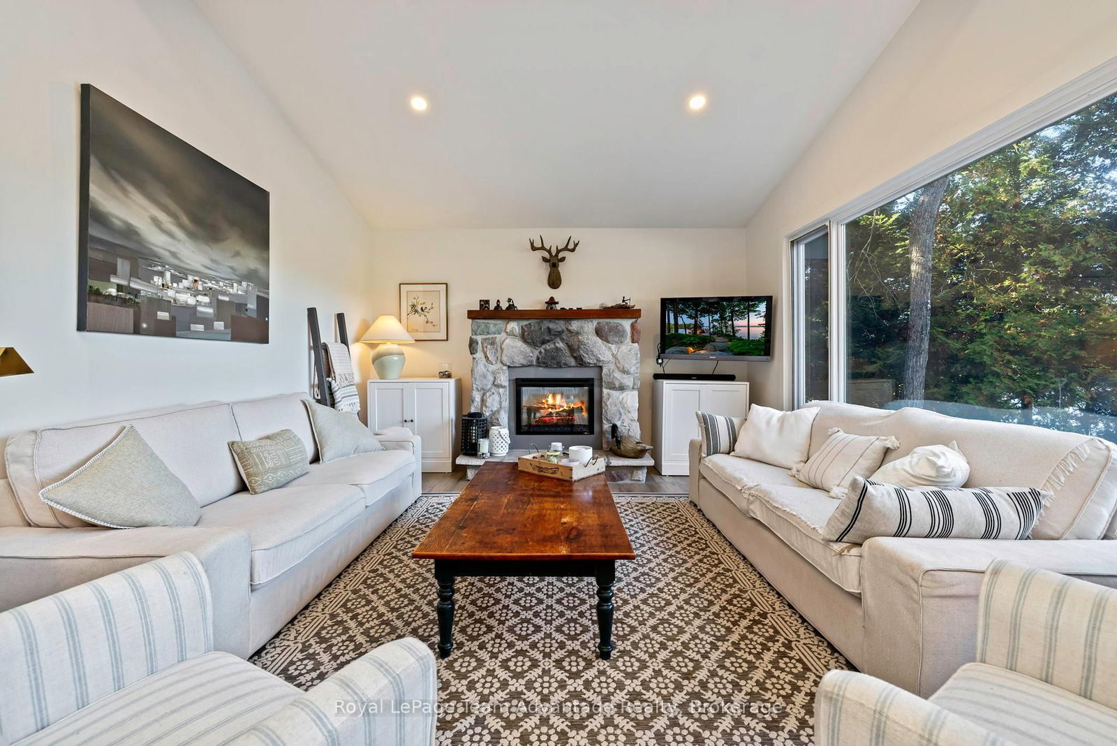 8 Firefly Way • Seguin, ON photo 11