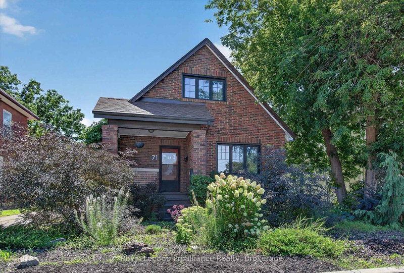 71 Lansdowne Street W