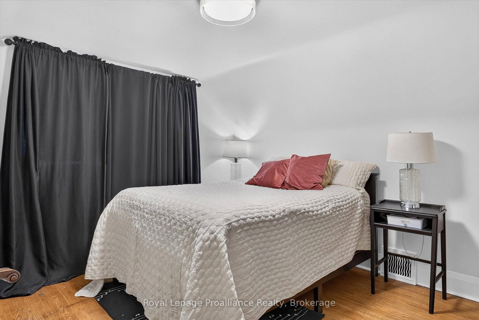 71 Lansdowne Street W • Peterborough, ON photo 22