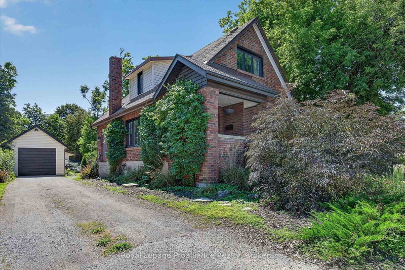 71 Lansdowne Street W