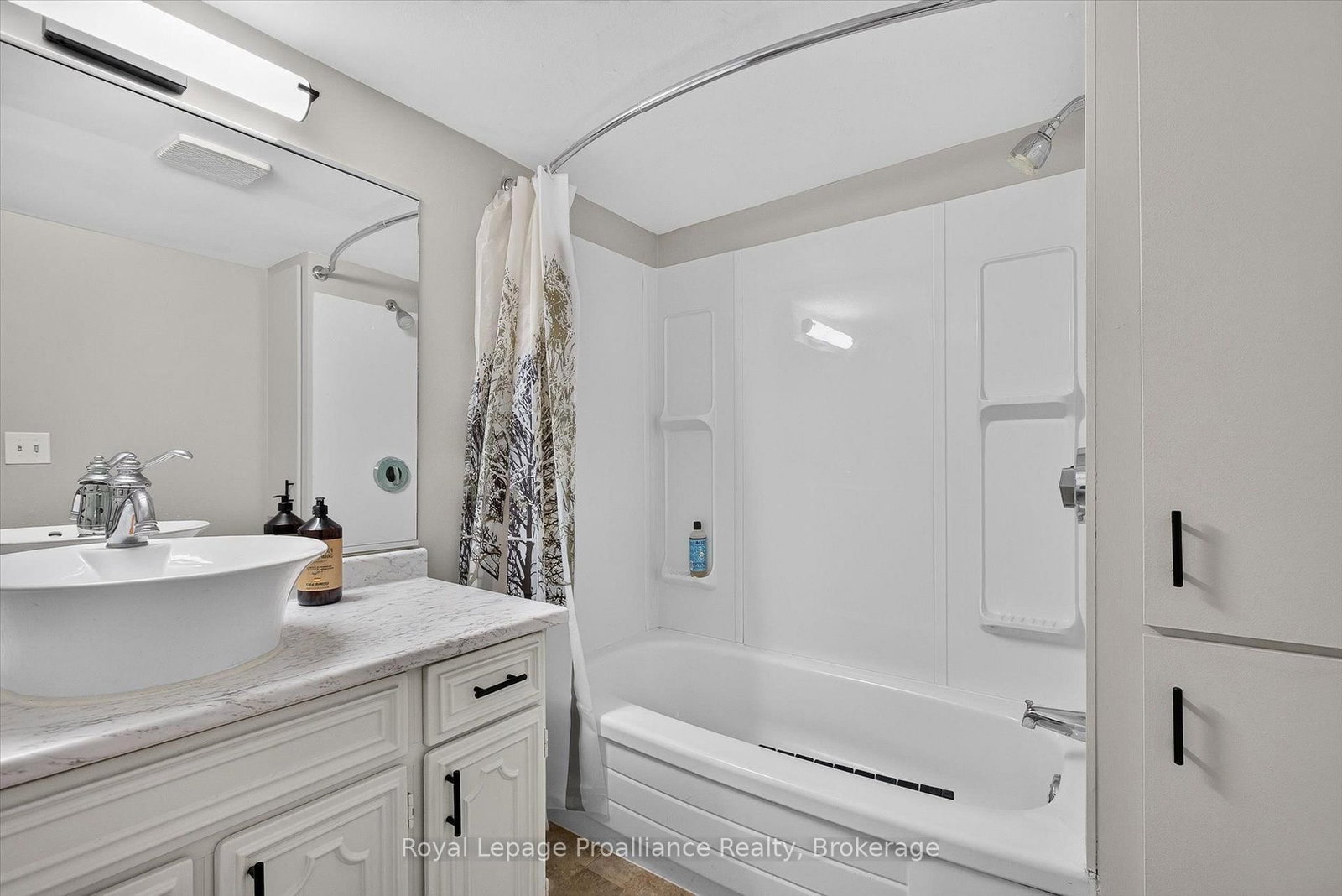 71 Lansdowne Street W • Peterborough, ON photo 40