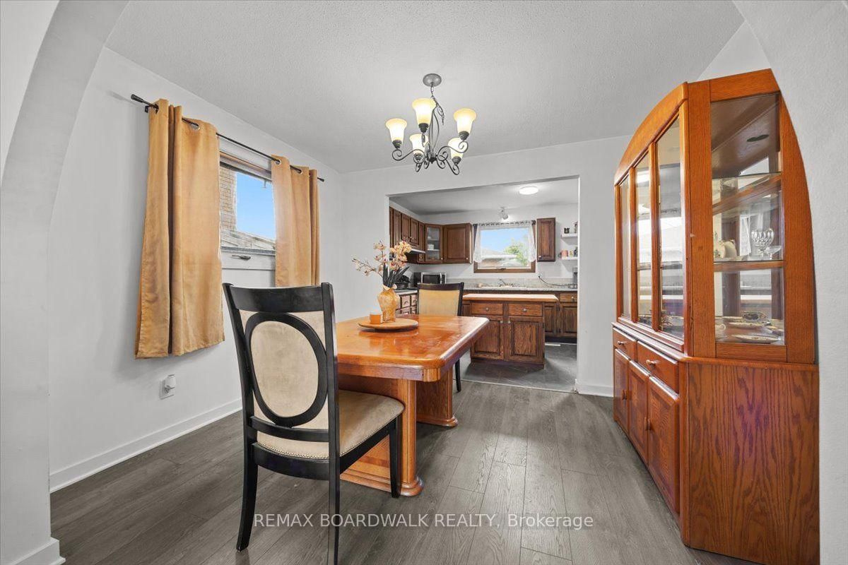 1864 Lenester Avenue W • Ottawa, ON photo 10