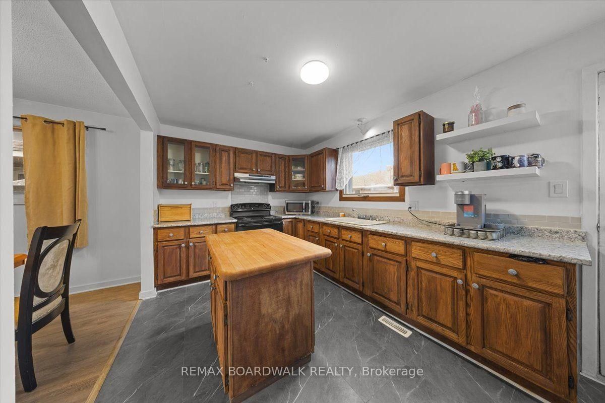 1864 Lenester Avenue W • Ottawa, ON photo 14
