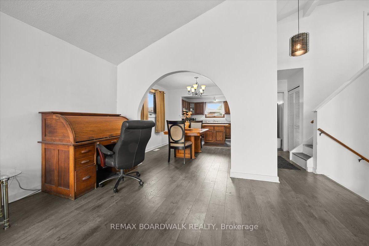 1864 Lenester Avenue W • Ottawa, ON photo 9