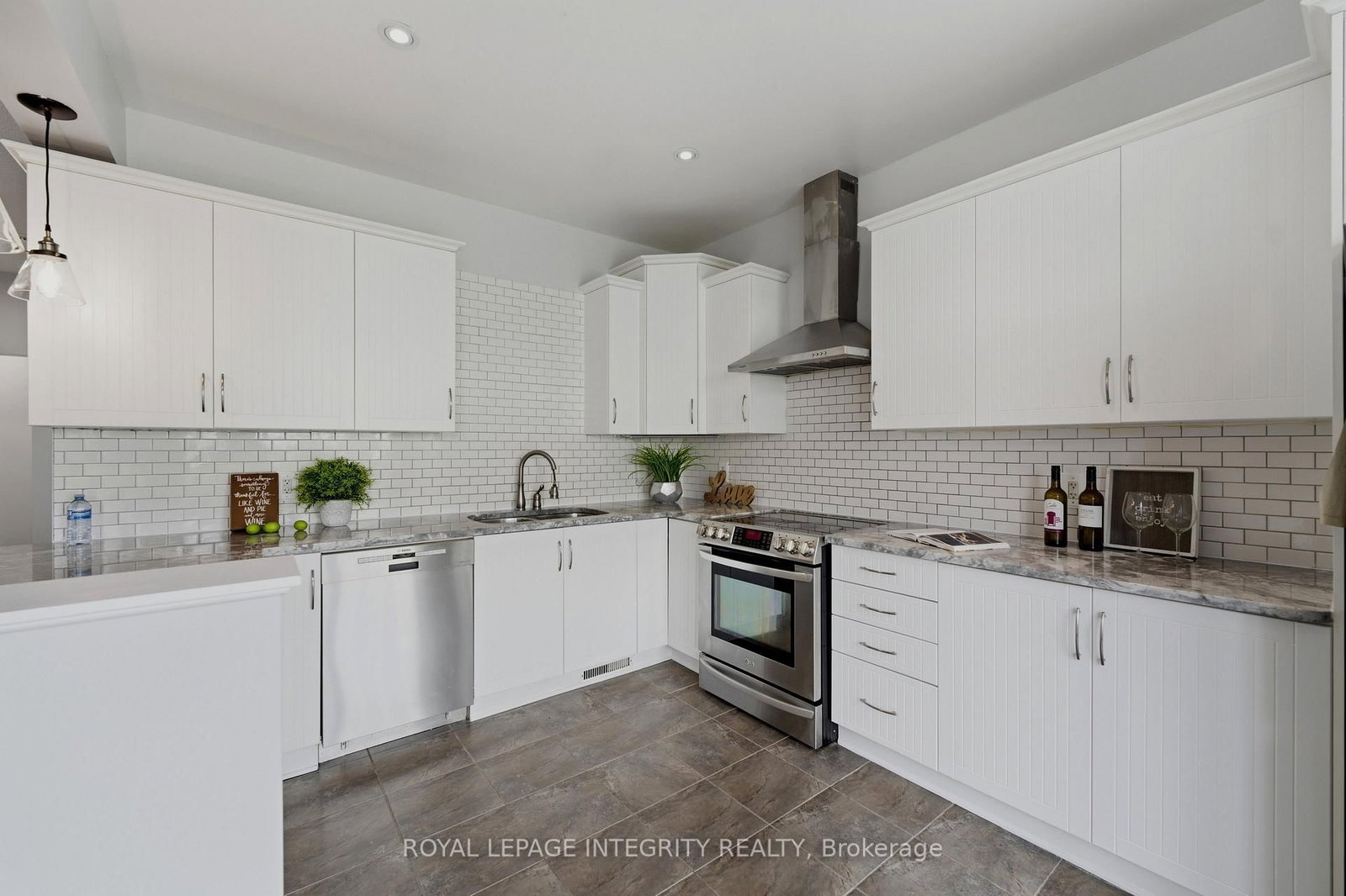 223 HUNTSVILLE Drive • Ottawa, ON photo 14