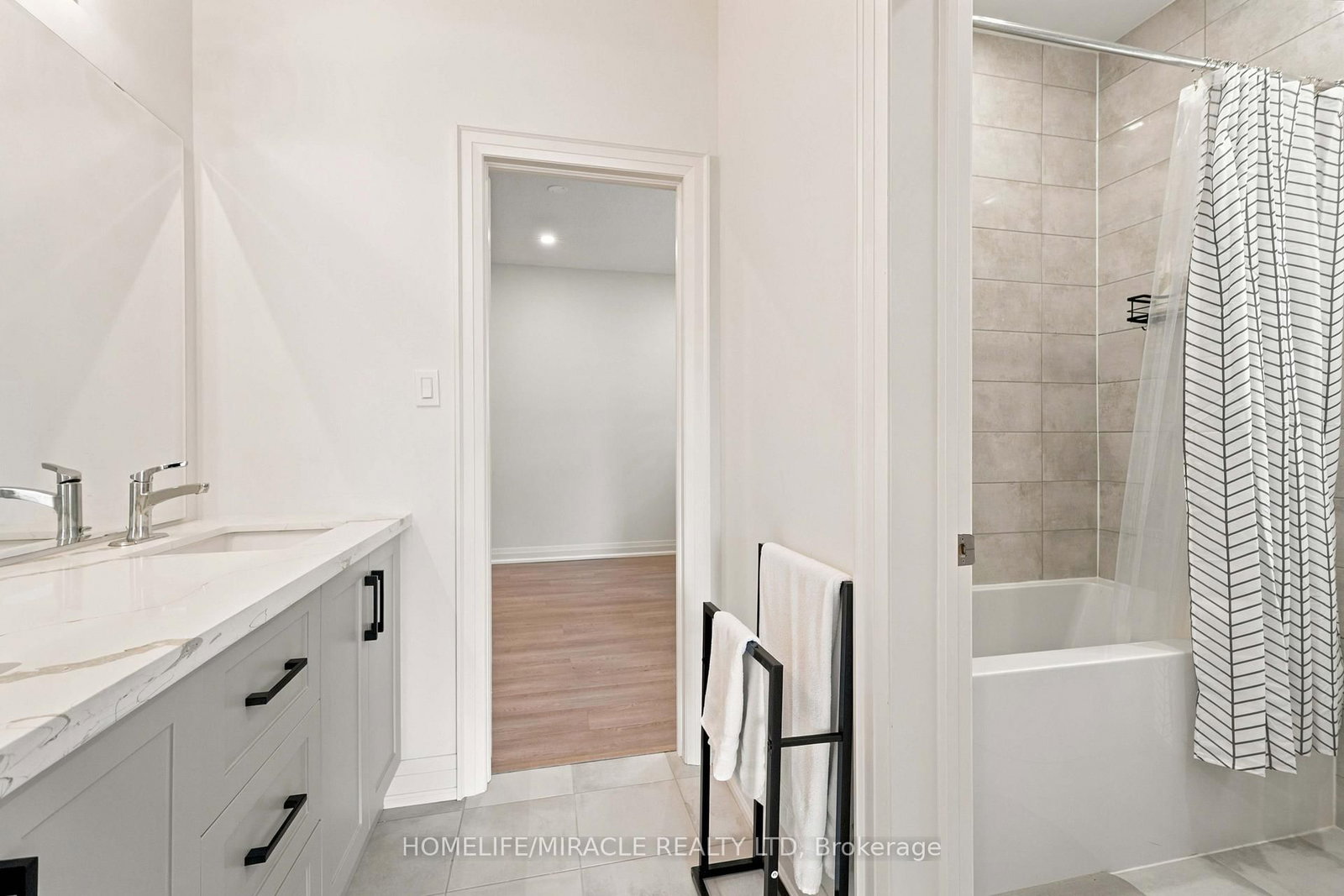 19 Kenesky Drive • Hamilton, ON photo 37