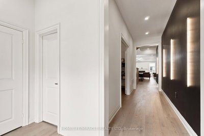 19 Kenesky Drive • Hamilton, ON photo 4