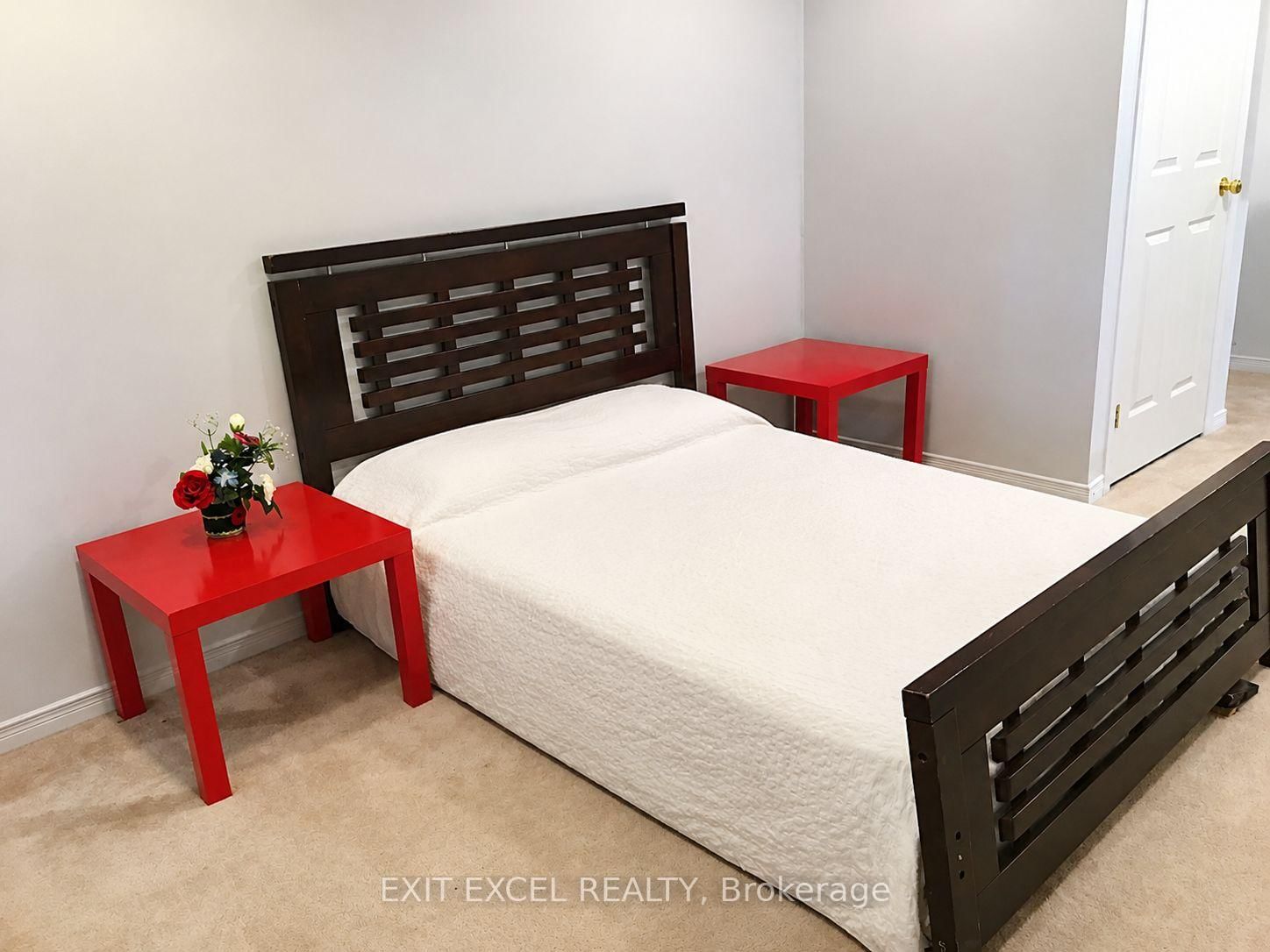 17 Heartleaf Private • Ottawa, ON photo 21