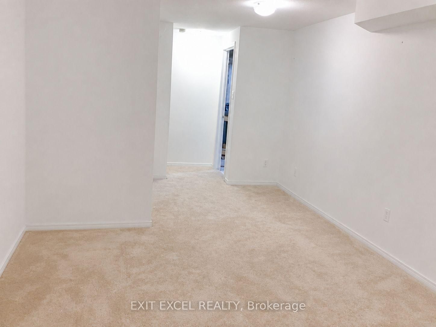 17 Heartleaf Private • Ottawa, ON photo 25