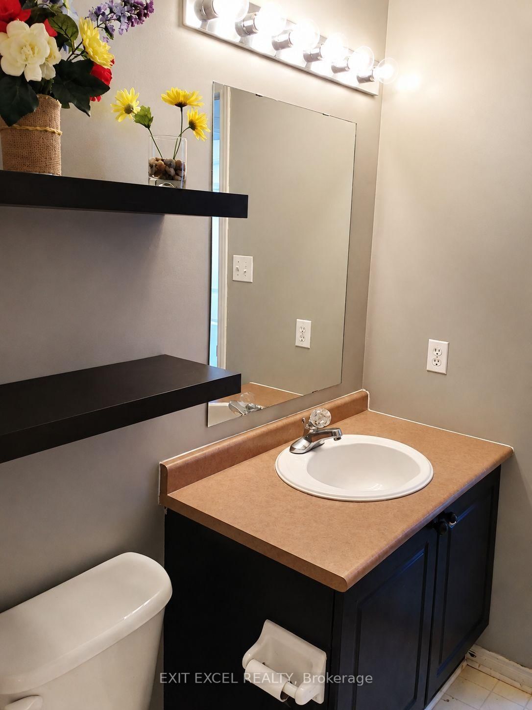 17 Heartleaf Private • Ottawa, ON photo 26