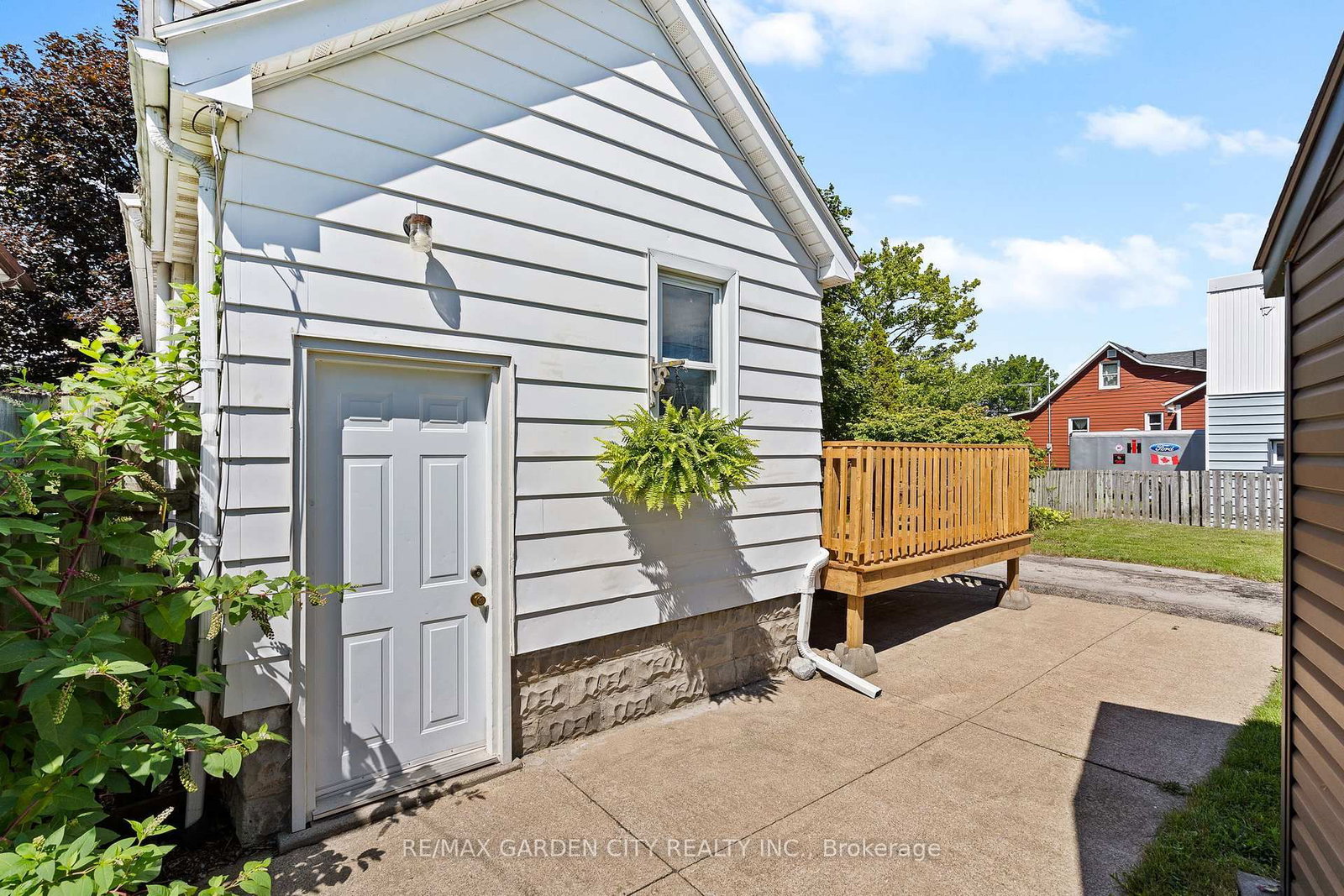 38 Oakwood Street • Port Colborne, ON photo 24