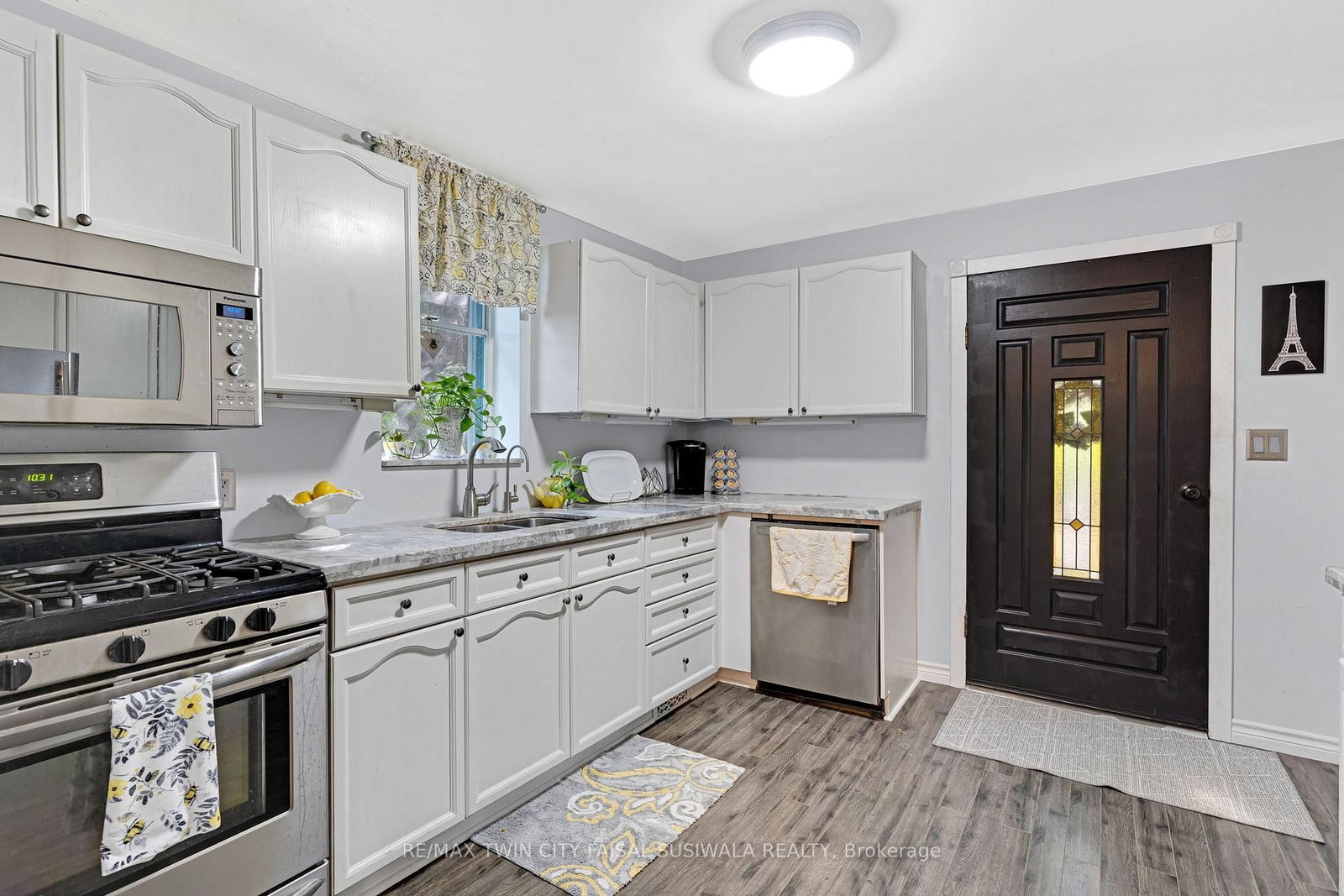 67 Queen Street W - Photo 18