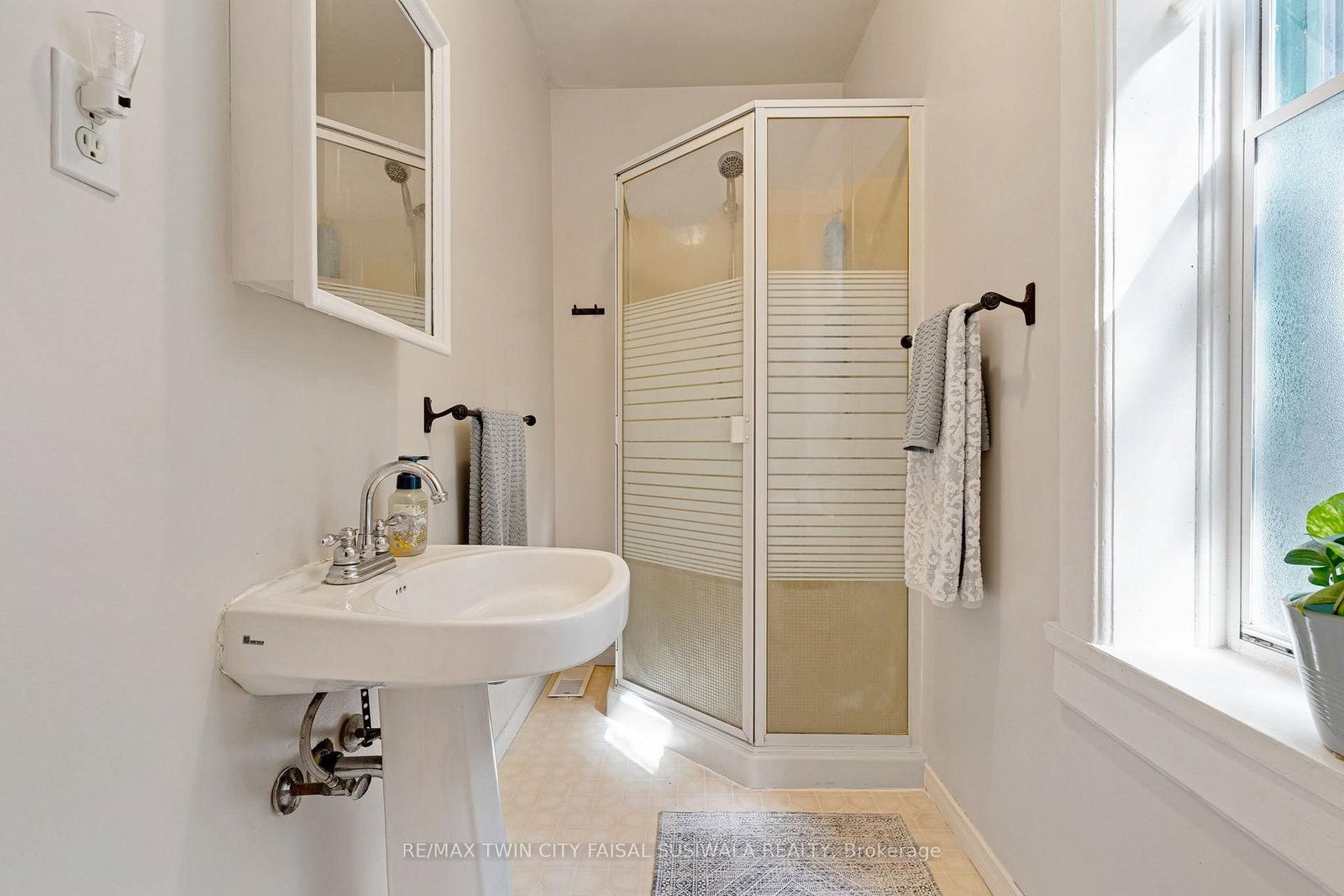 67 Queen Street W - Photo 31