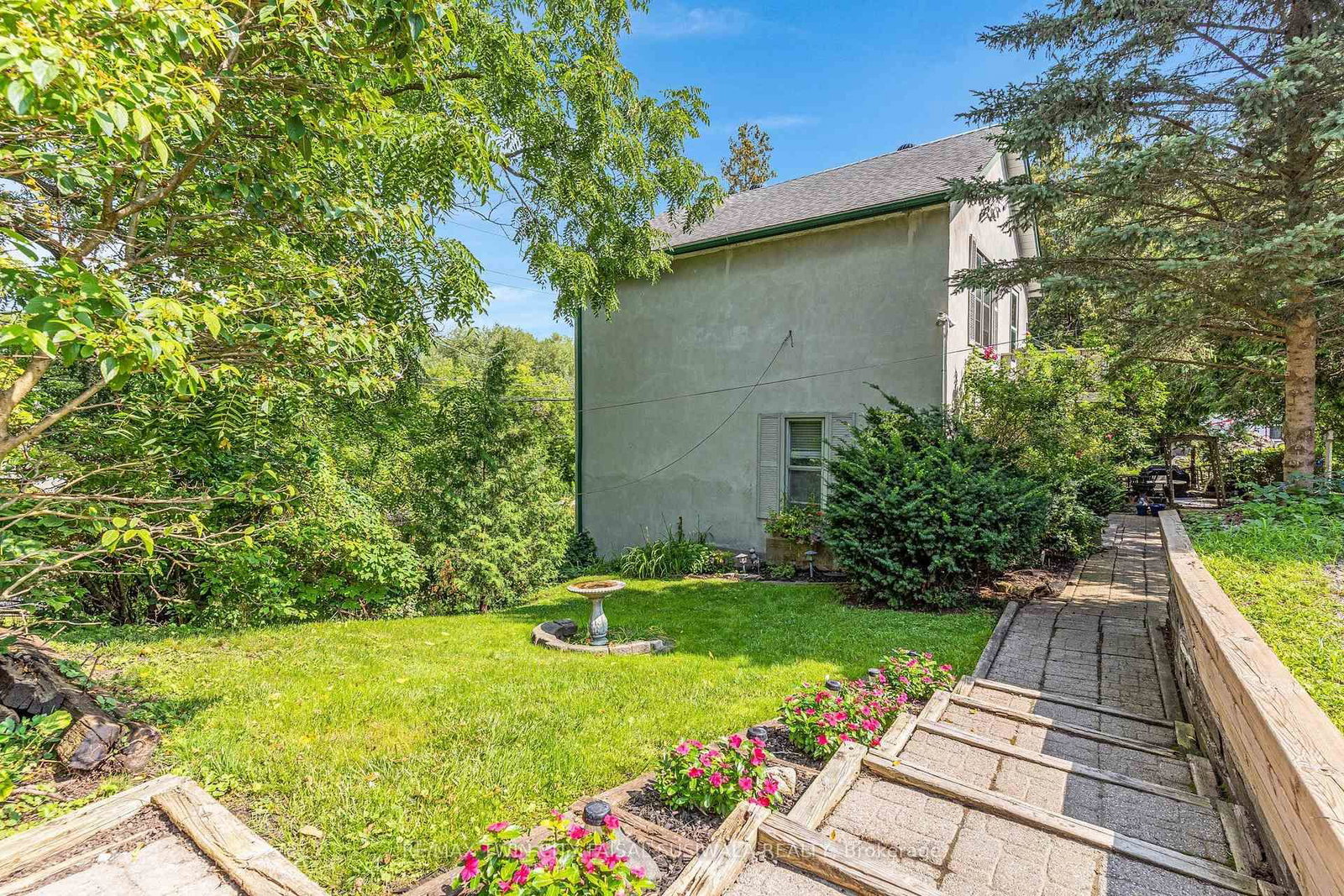67 Queen Street W • Cambridge, ON photo 4