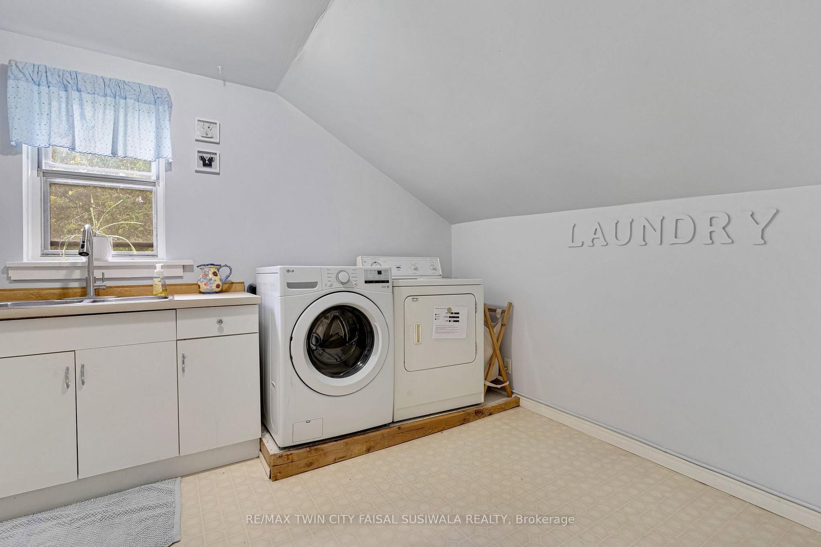 67 Queen Street W - Photo 43
