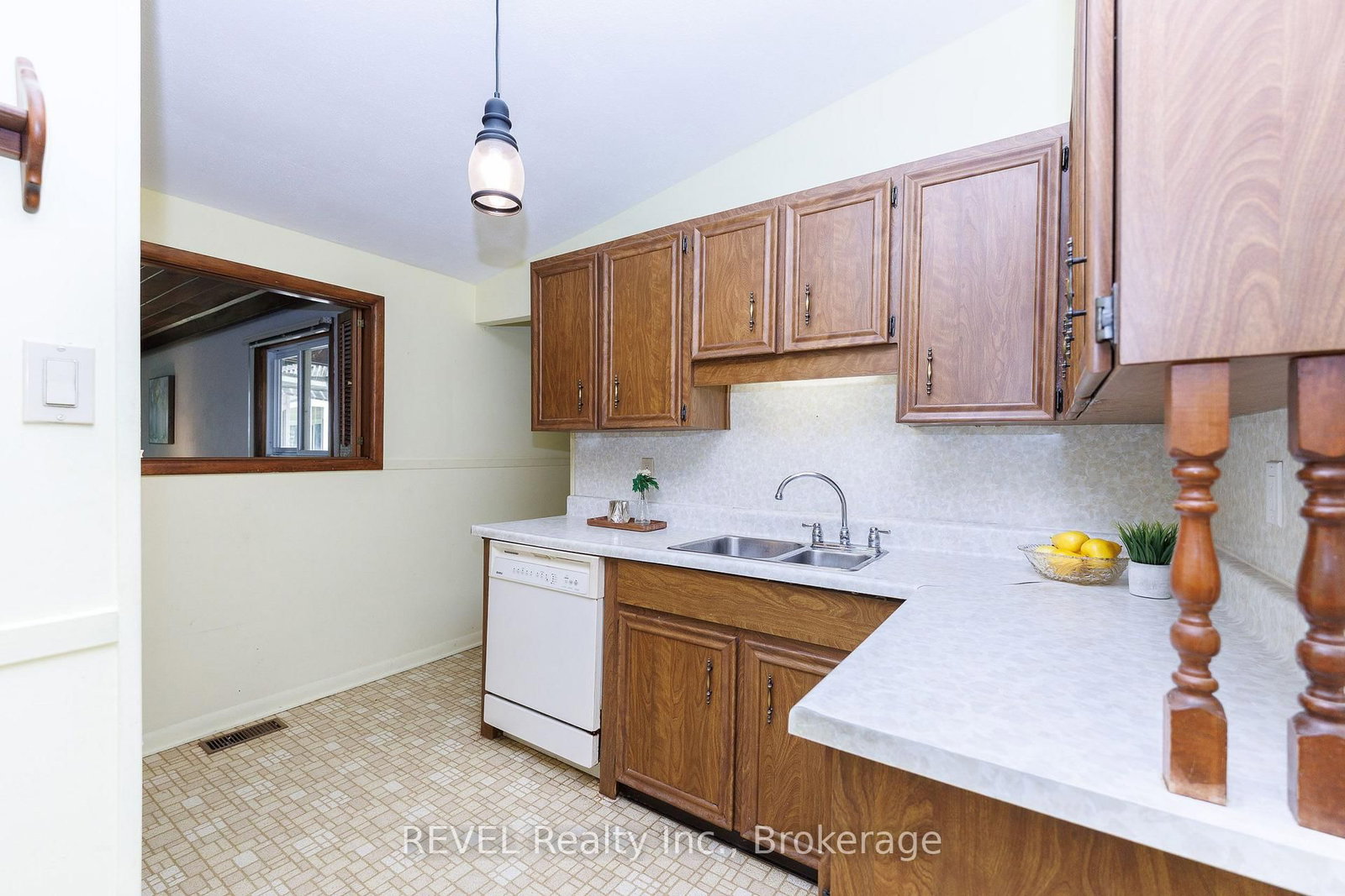 55 Delater Street • Niagara-on-the-Lake, ON photo 22