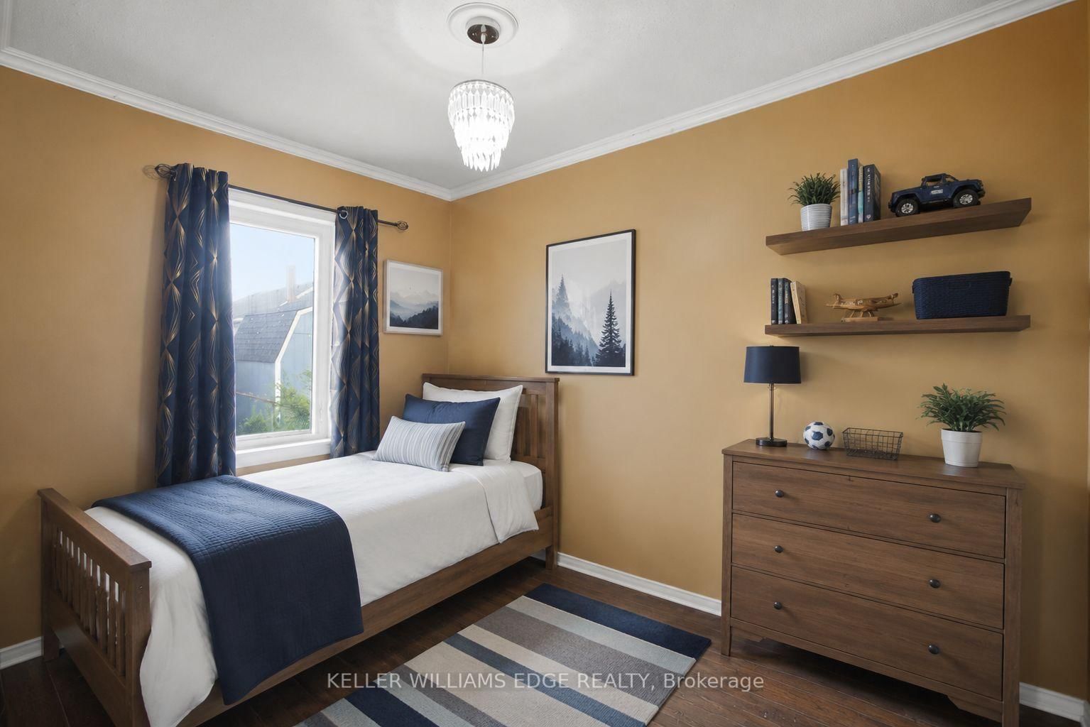 22 Delena Avenue N • Hamilton, ON photo 10