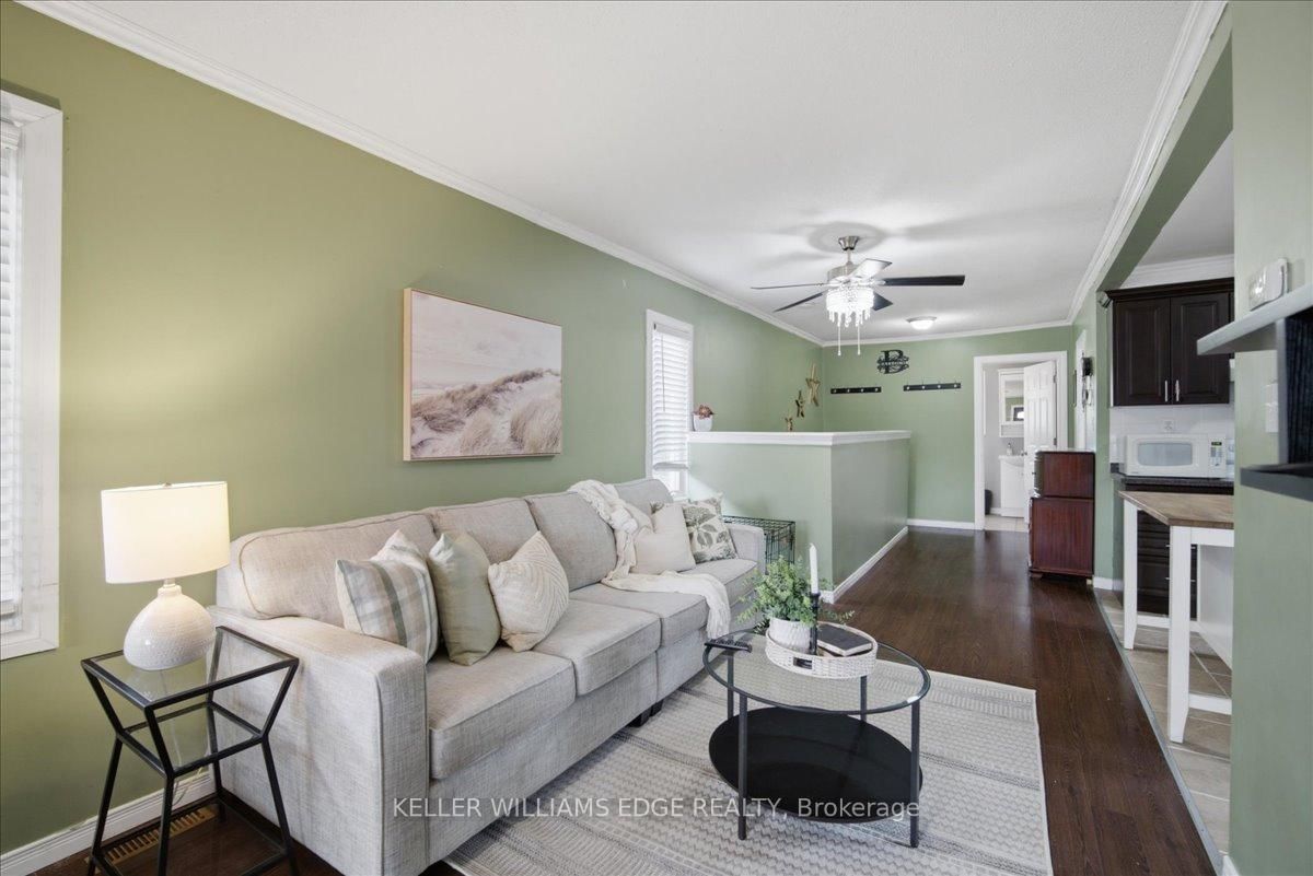 22 Delena Avenue N • Hamilton, ON photo 7