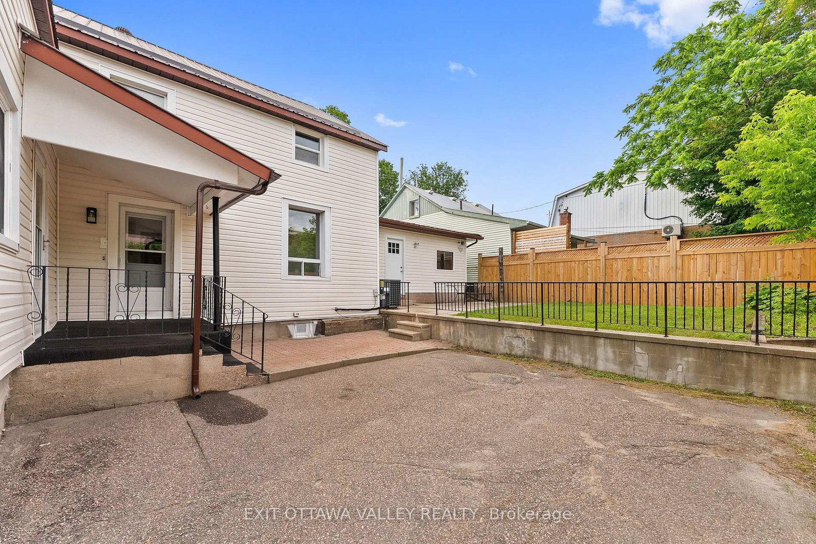 164 Maple Avenue • Pembroke, ON photo 38