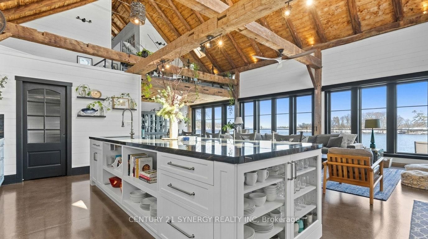 4/6 Sifton Road • Front of Yonge, ON photo 10
