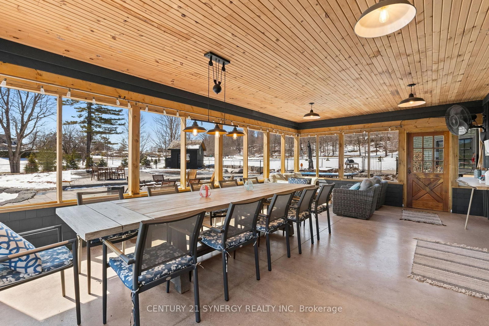 4/6 Sifton Road • Front of Yonge, ON photo 14