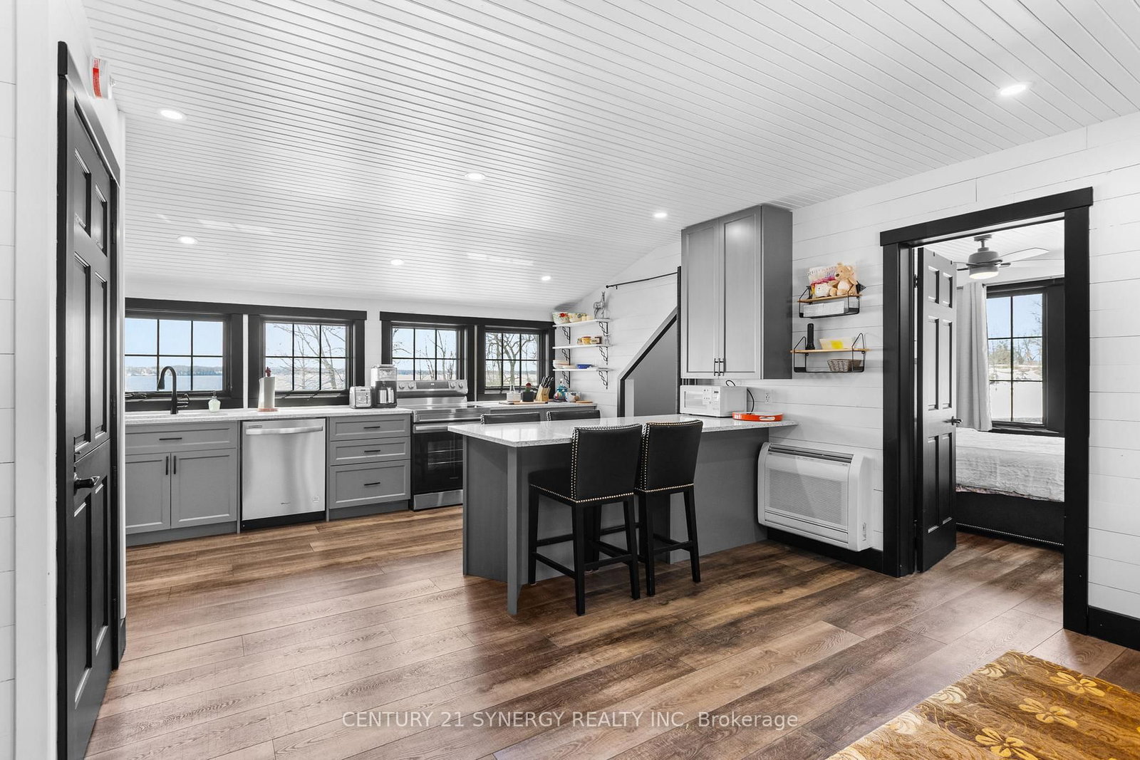 4/6 Sifton Road • Front of Yonge, ON photo 25
