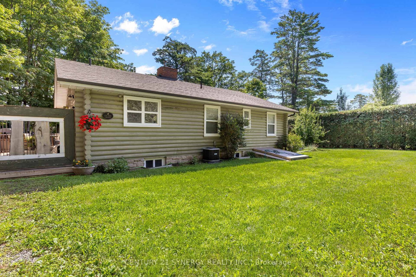 4/6 Sifton Road • Front of Yonge, ON photo 29