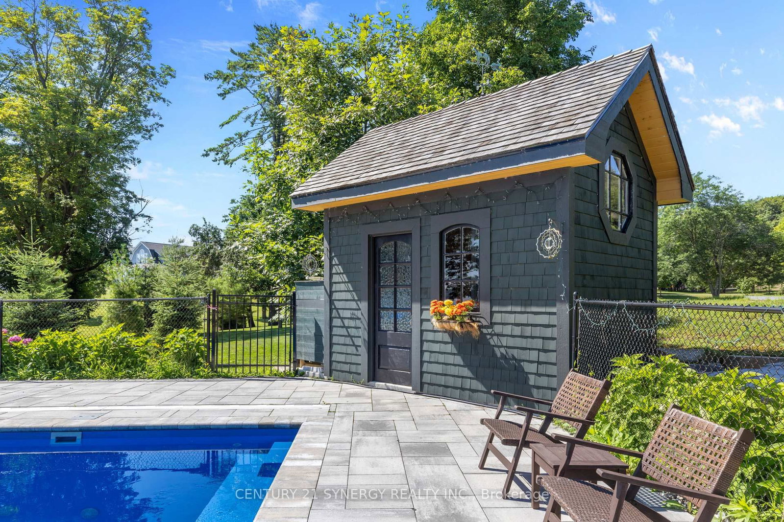 4/6 Sifton Road • Front of Yonge, ON photo 46