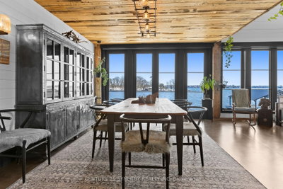 4/6 Sifton Road • Front of Yonge, ON photo 6
