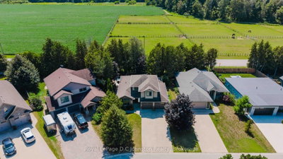482 CREEKWOOD Drive • Saugeen Shores, ON photo 3