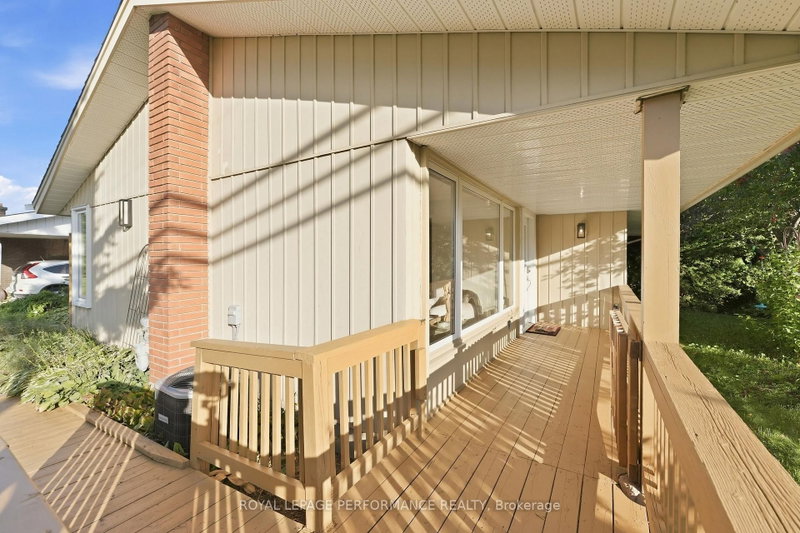 3149 Southmore Drive E