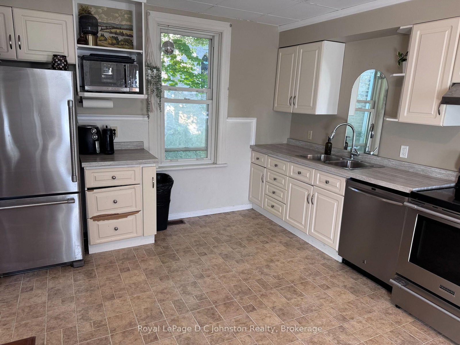 43 Albert Street N • Saugeen Shores, ON photo 8
