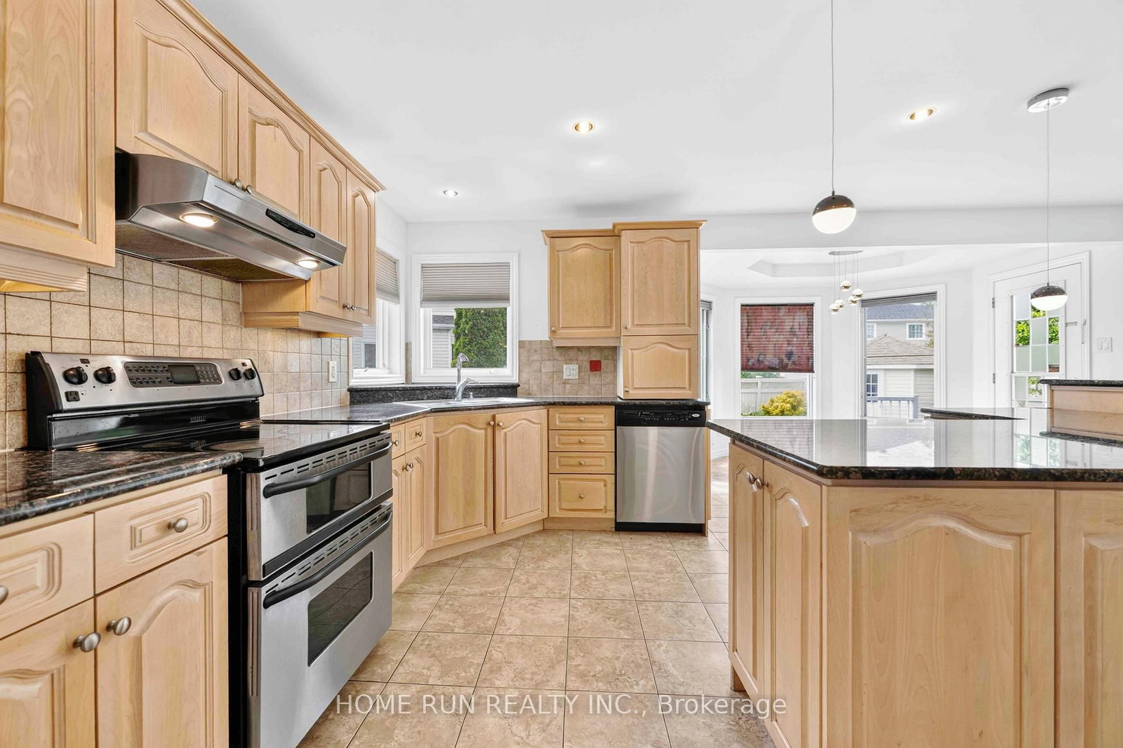 35 Blackshire Circle • Ottawa, ON photo 14