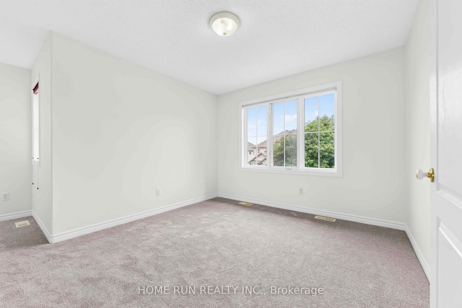 35 Blackshire Circle • Ottawa, ON photo 36