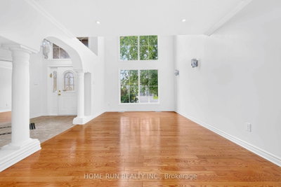 35 Blackshire Circle • Ottawa, ON photo 6