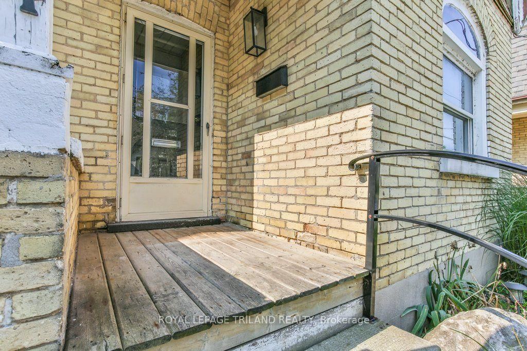 24 MOUNT PLEASANT Avenue, London North 3