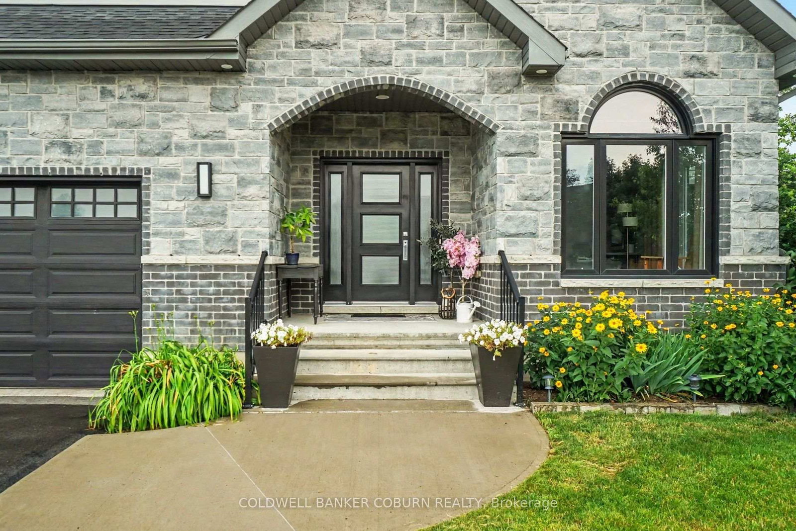 88 Tabitha Crescent • North Dundas, ON photo 2