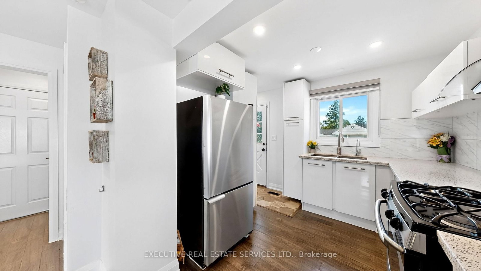 38 Parker Street • St. Catharines, ON photo 16