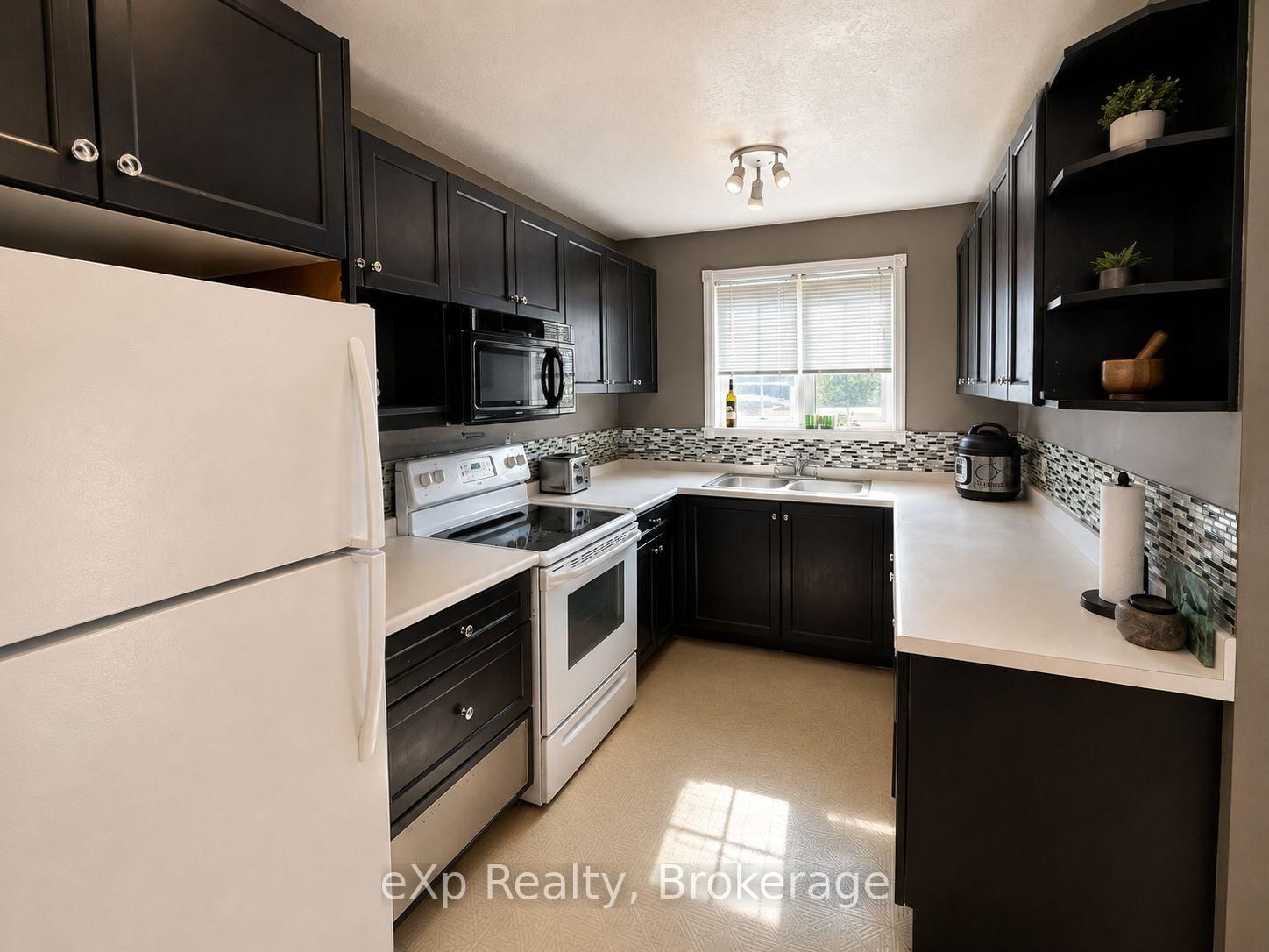 560 John Street S • Gravenhurst, ON photo 13