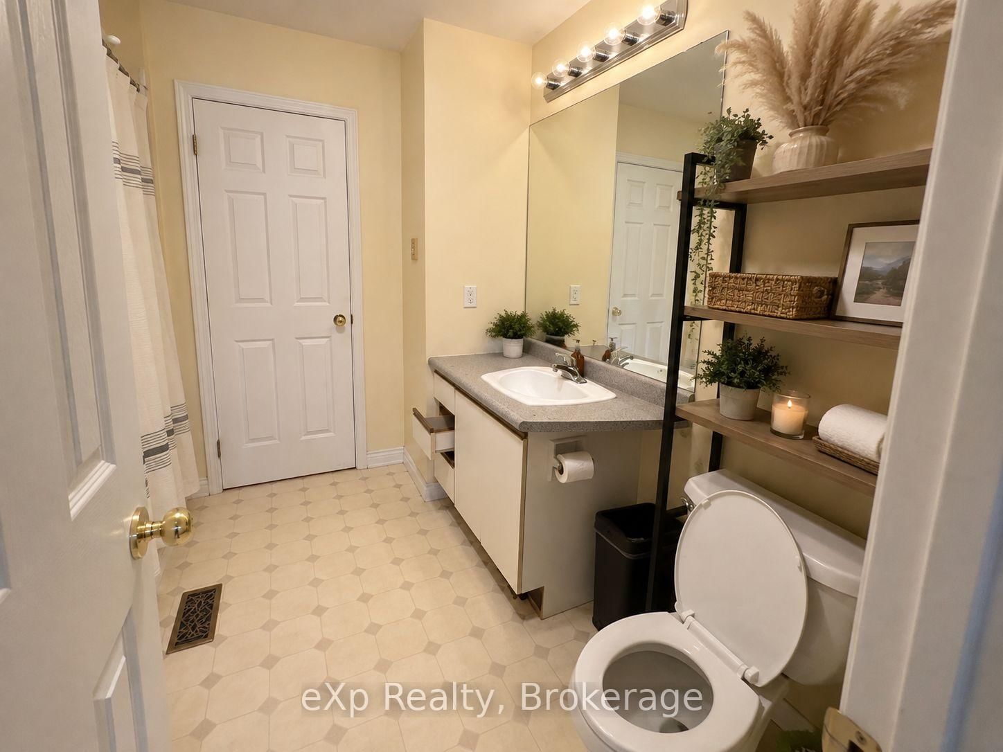 560 John Street S • Gravenhurst, ON photo 23