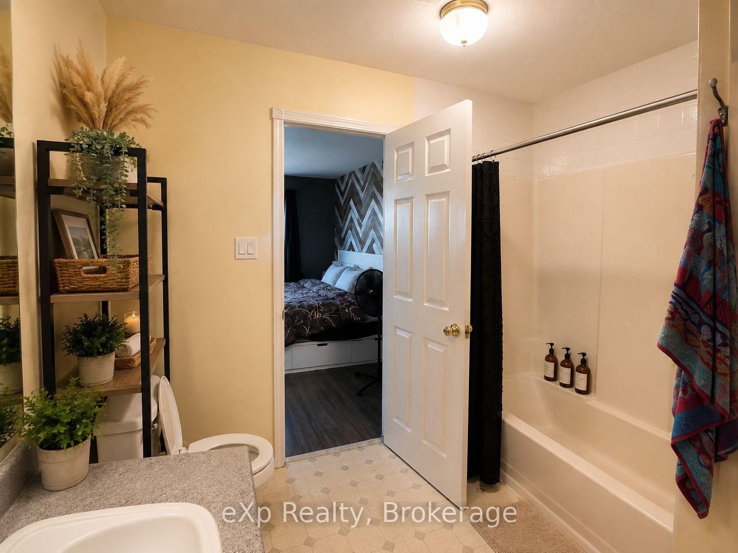 560 John Street S • Gravenhurst, ON photo 24